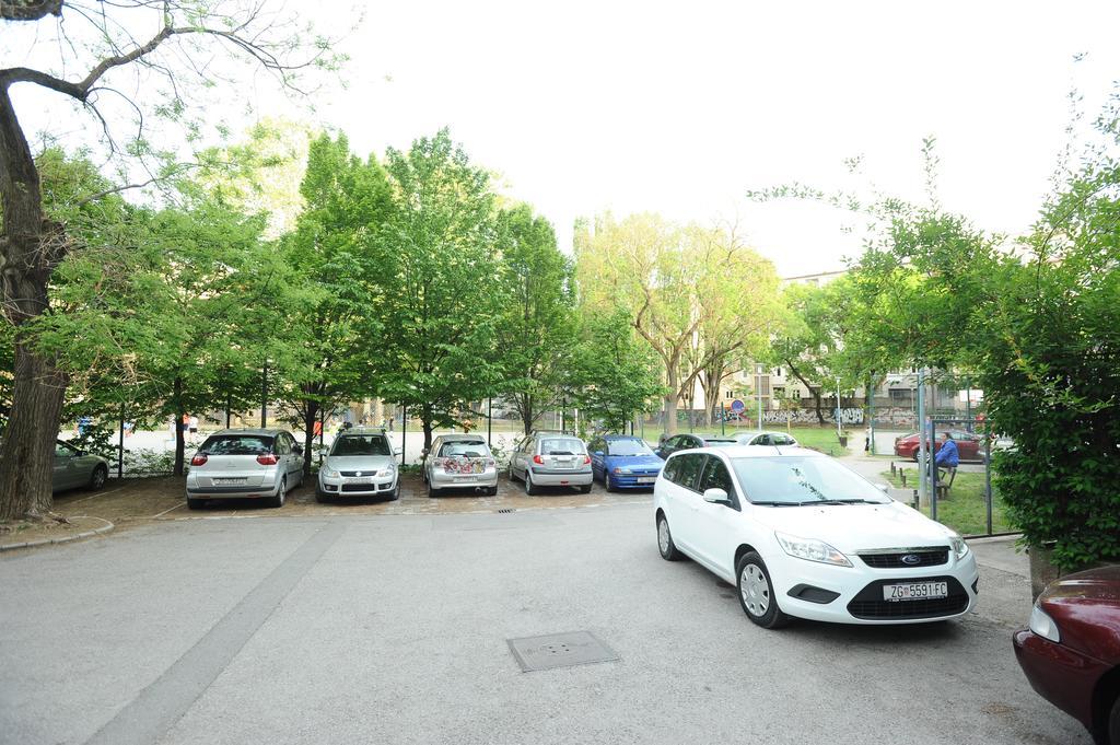 Zagrebrent Apartments Kültér fotó
