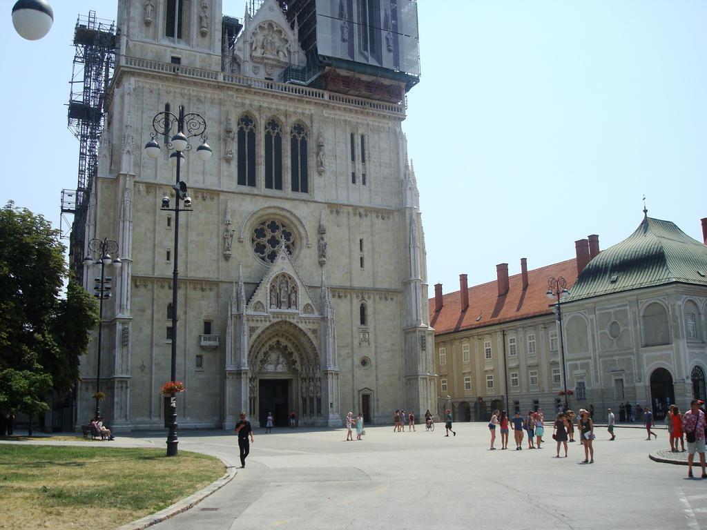 Zagrebrent Apartments Kültér fotó